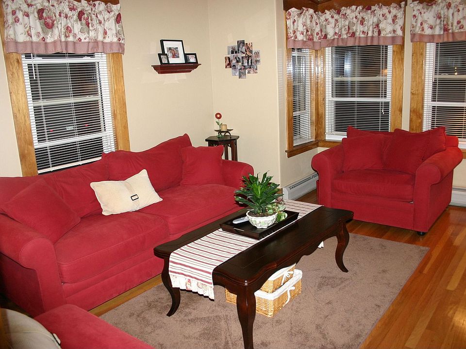 1st Unit Living Room