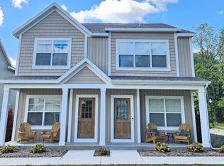 301 Vista Green Dr, Holland, MI