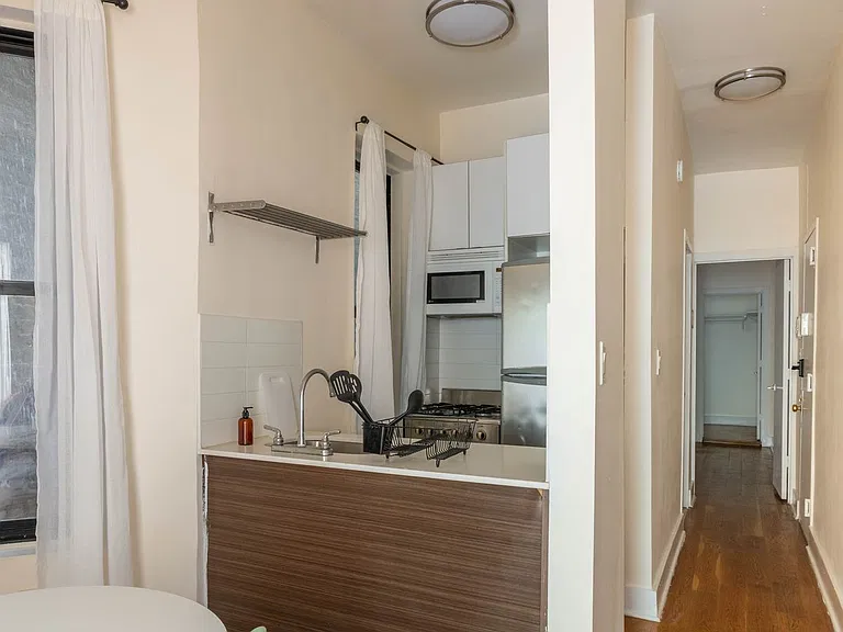 932 Amsterdam Ave #A — Photo 5