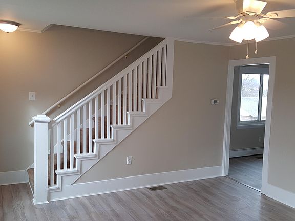 2nd image of 463 Reynolds St S
