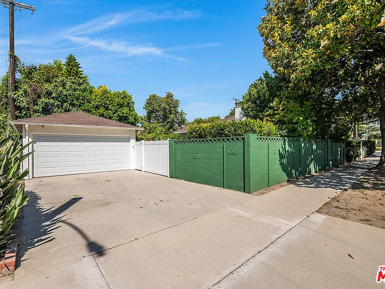 1400 W Clark Ave — Photo 5