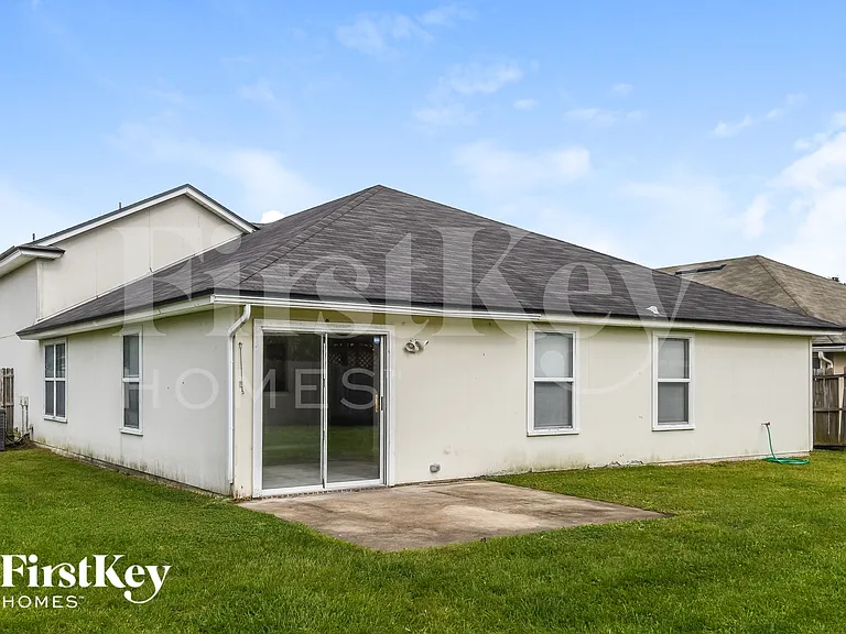 12658 Holly Springs Ct — Photo 16