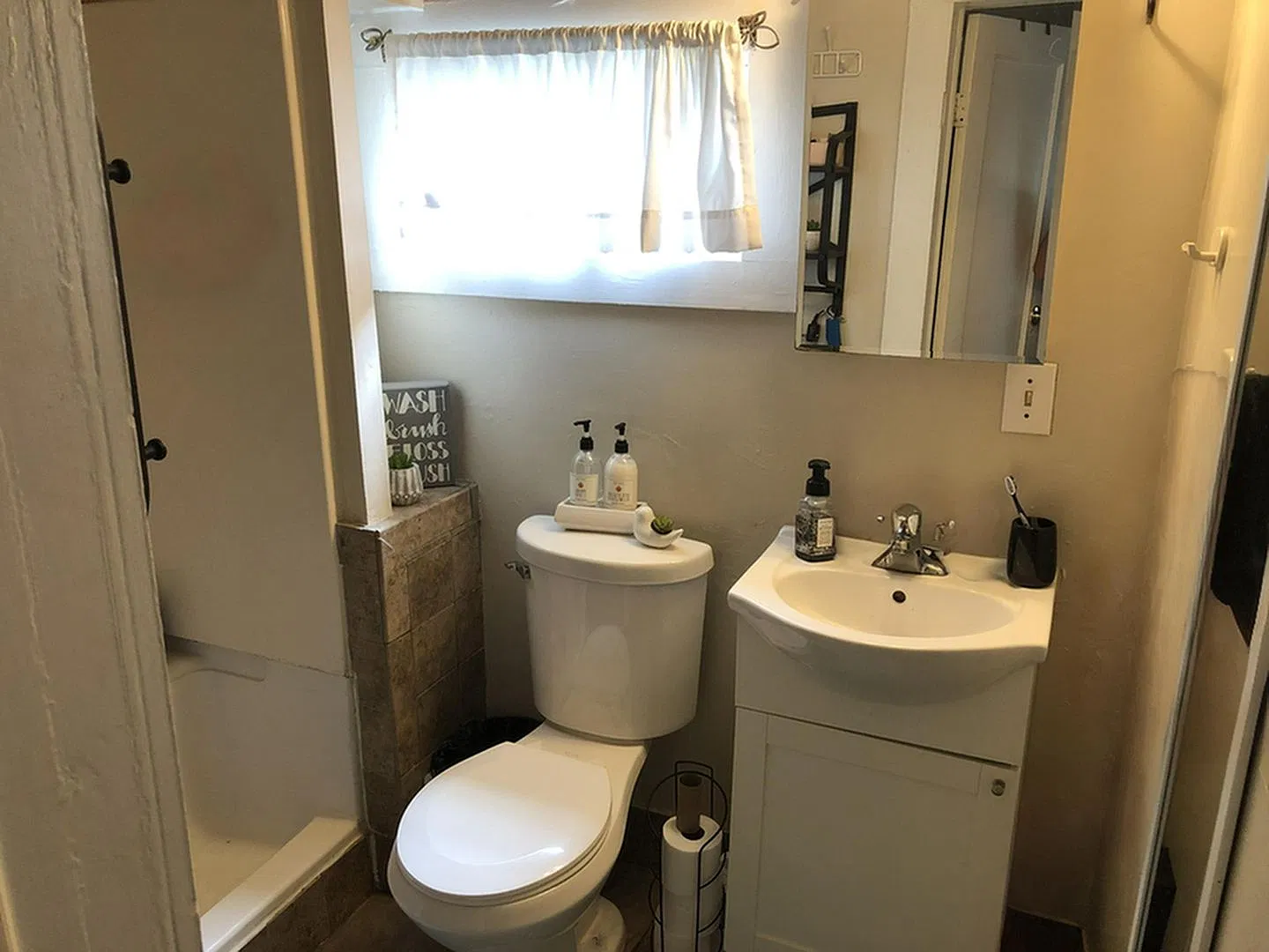 305 Jackson Street — Photo 4