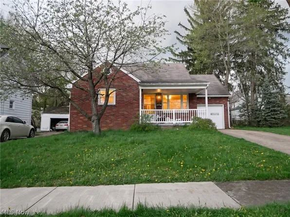 50 Glacier Ave, Youngstown, OH 44509