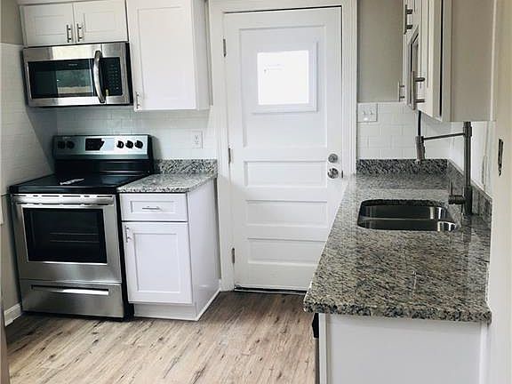 3rd image of 24 N Grove Ave