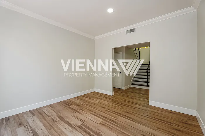 340 Wyndgate Rd — Photo 4