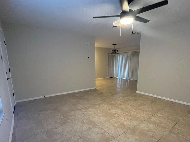 2030 SE Watercrest St — Photo 3