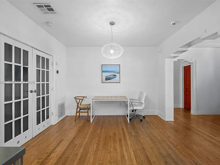 555 NE 73rd St — Photo 6