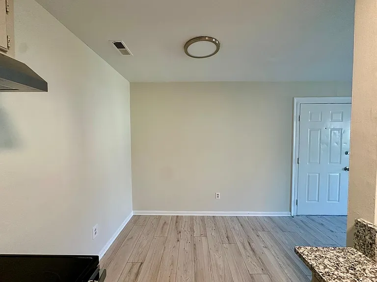 9623 Vinca Cir #A — Photo 12