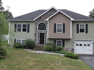 1 Ash Ave, New Windsor, NY 12553