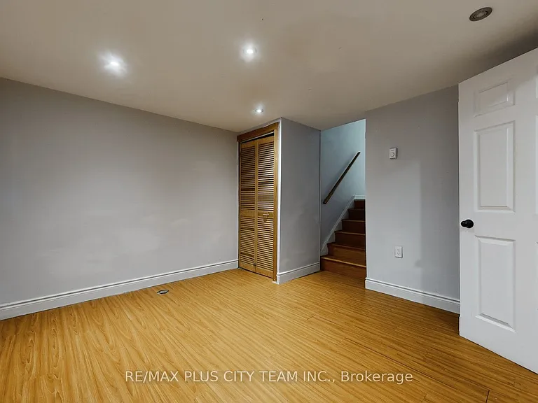 50 Darras Ct — Photo 25