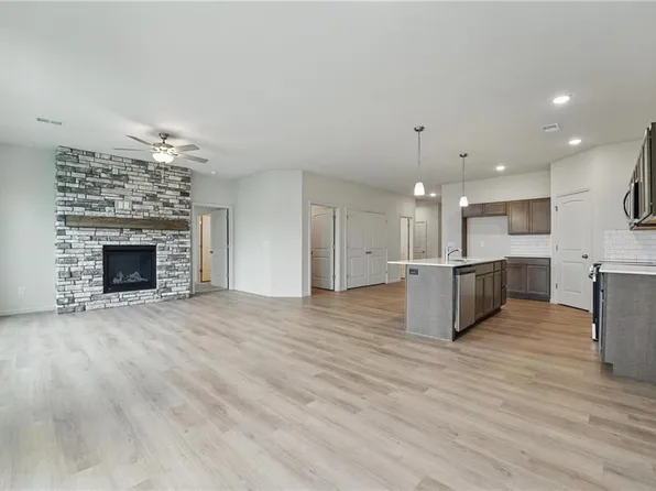 3028 NW 95th Ter, Kansas City, MO 64154