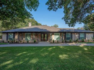 30 Bounty Rd E, Benbrook, TX 76132