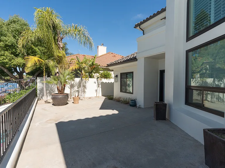 2589 W Lake Van Ness Cir — Photo 49