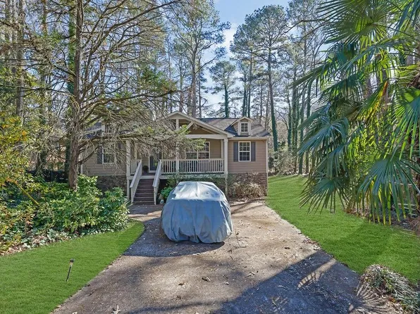 108 Jennifer Ln NW, Lilburn, GA 30047