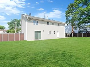 1707 Manatuck Blvd FLOOR 1, Bay Shore, NY 11706