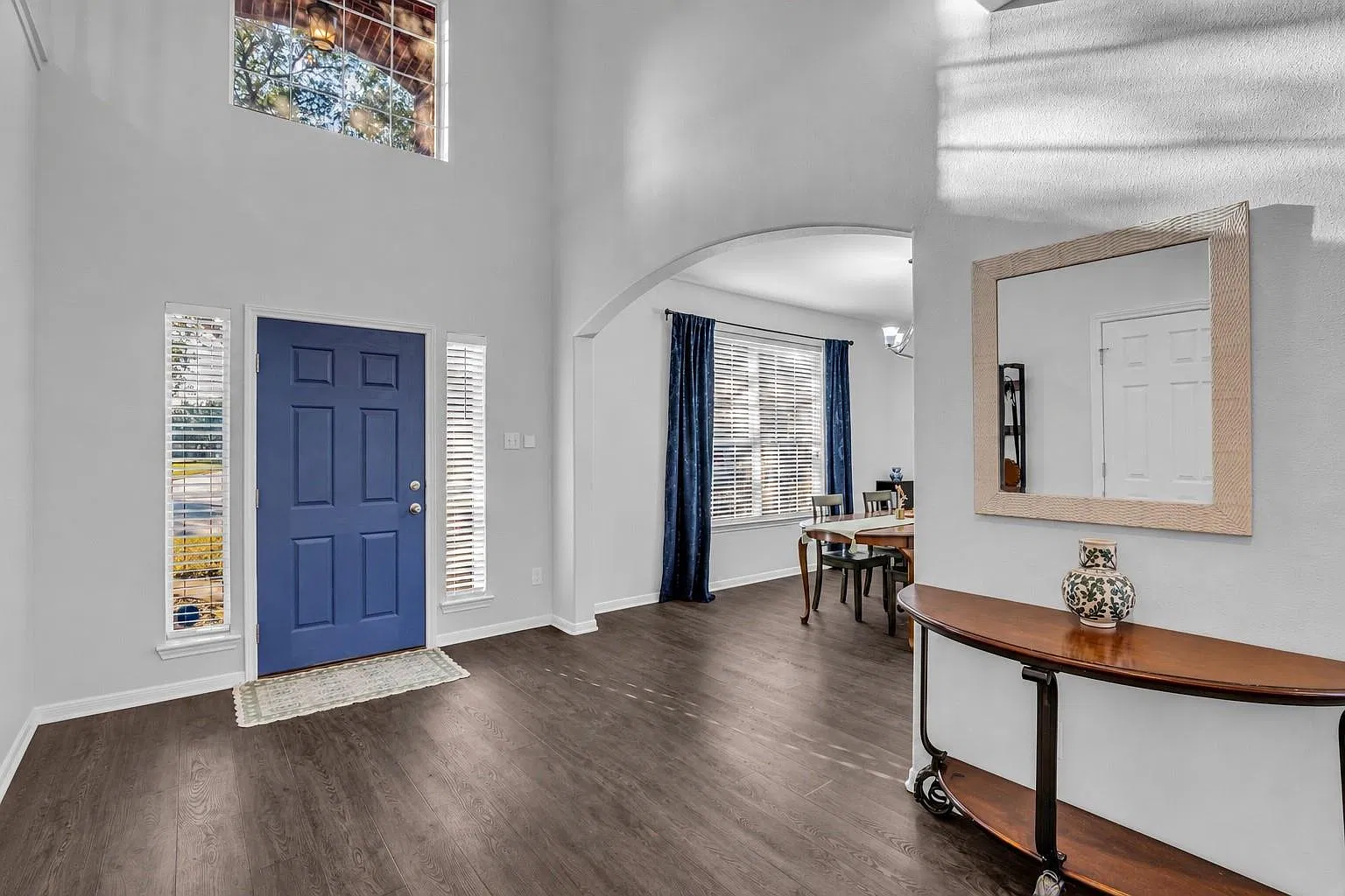 4 bed, 2.5 bath, 2703 sqft, $3,100 — Photo 4