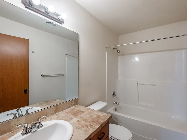 Newcastle Place Apartments — Photo 34