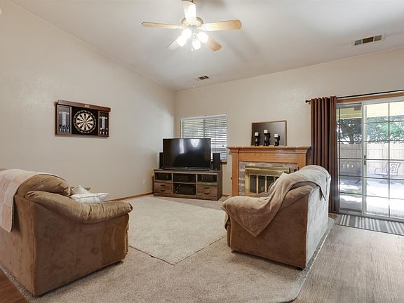 5th image of 823 N Crumal Ct