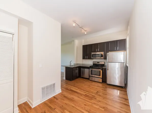2950 N Racine Ave #2, Chicago, IL 60657