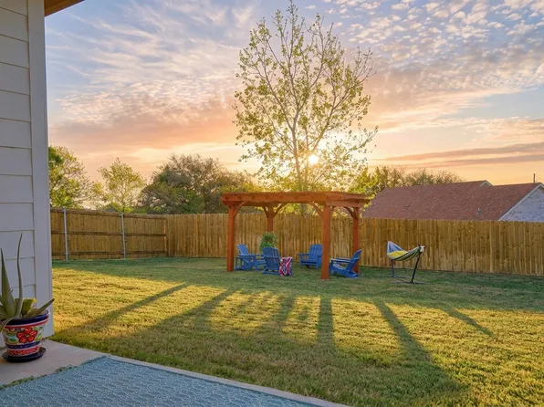 2415 Beverly Dr, Granbury, TX 76048