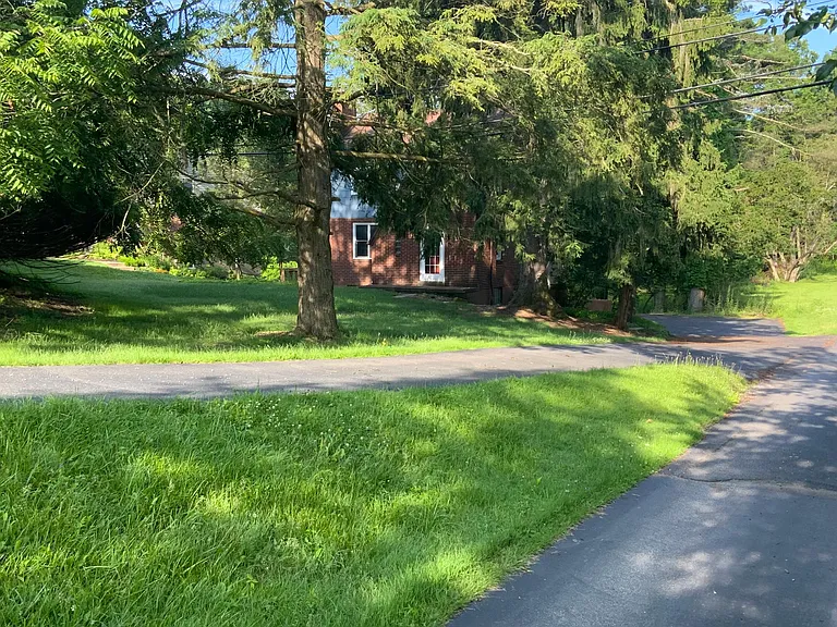 2287 Reis Run Rd — Photo 2