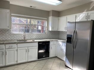 41 Parkside Dr, Richmond Hill, GA 31324