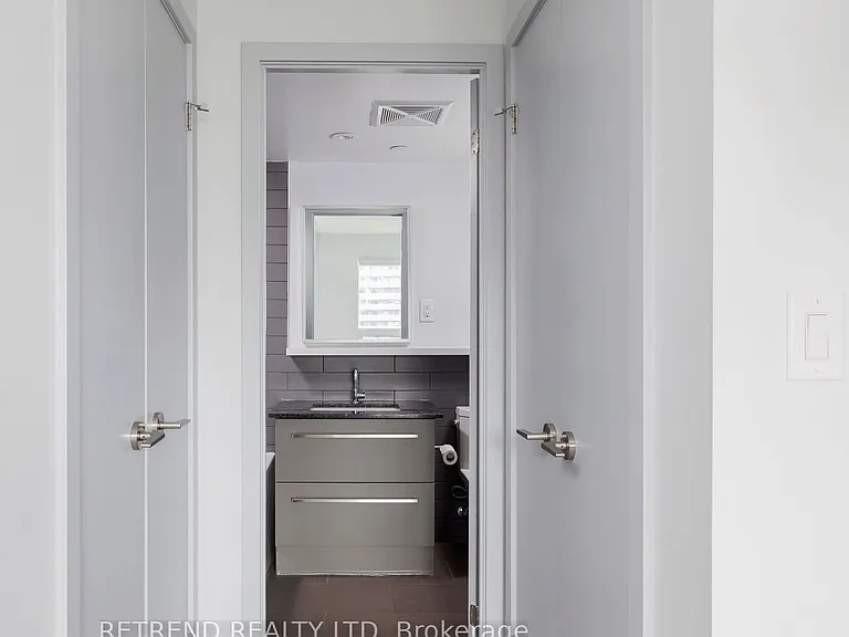 160 Flemington Rd #1121 — Photo 11