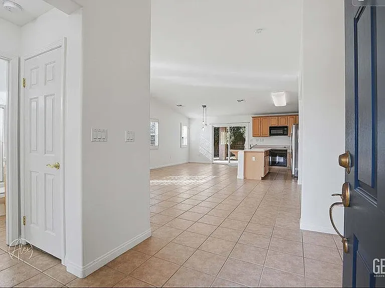 11528 Indian Hawthorne St — Photo 5