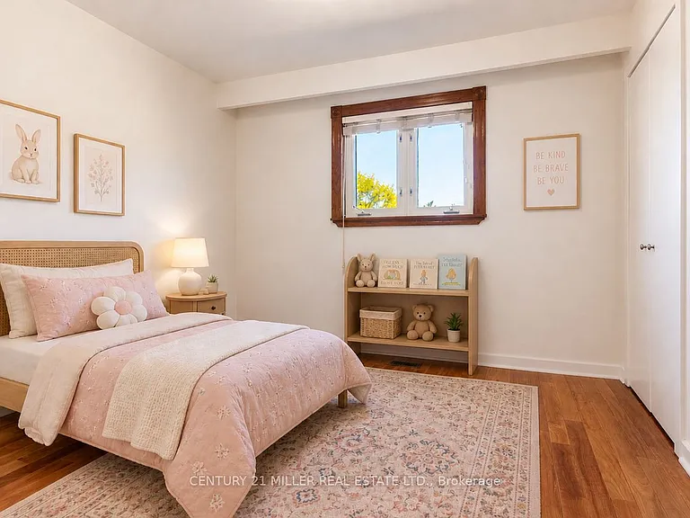 477 Valleyview Cres #A — Photo 12