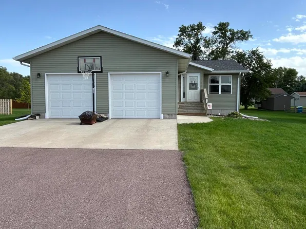 851 6th St, Alexandria, SD 57311
