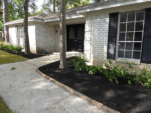2nd image of 206 Texarkana Dr