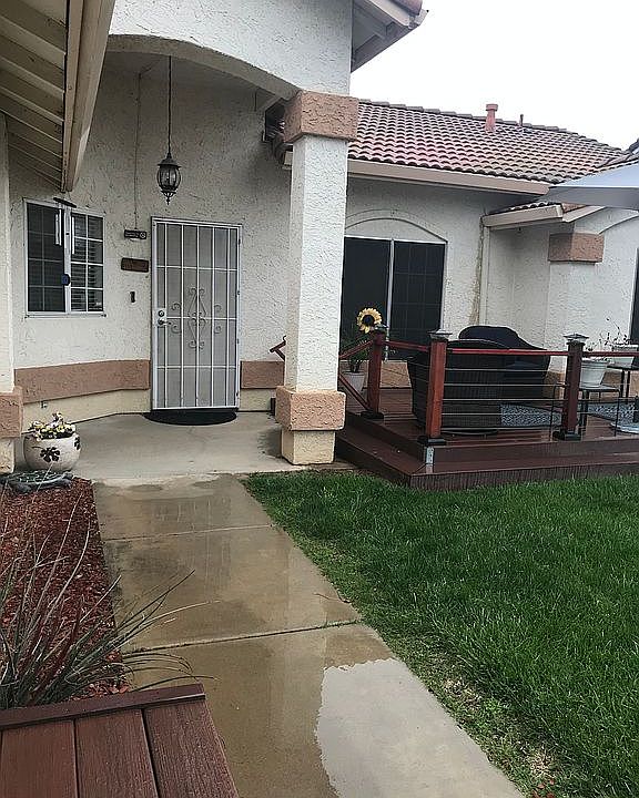 2nd image of 2814 N Village Ct