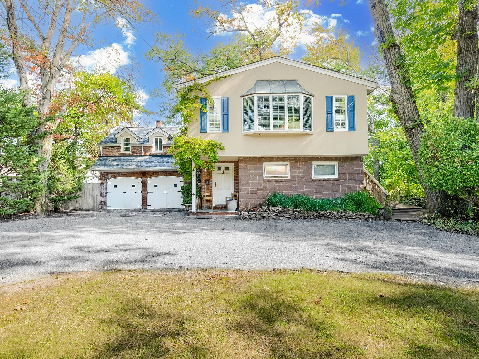 2 bed, $3,300 — Photo 1