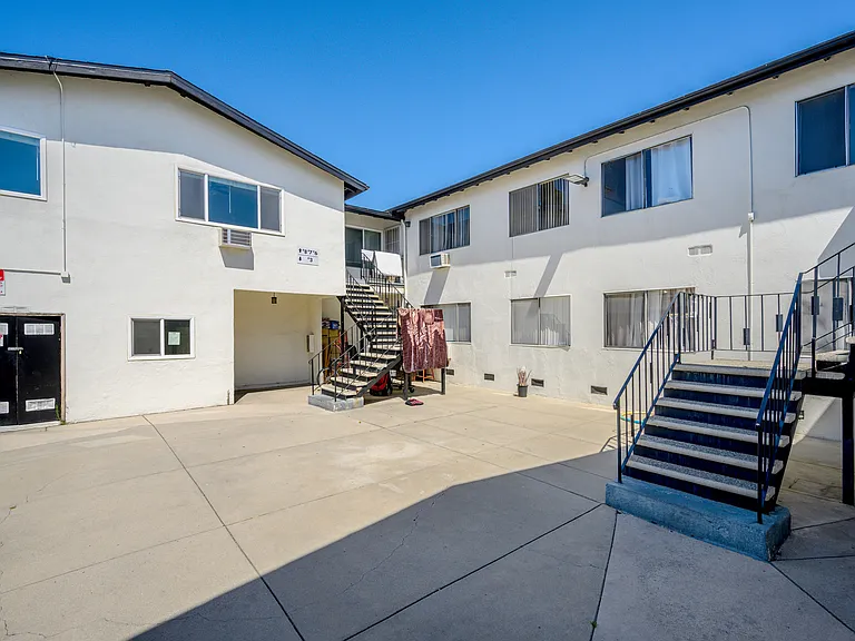 6915 Coldwater Canyon Ave #8 — Photo 17