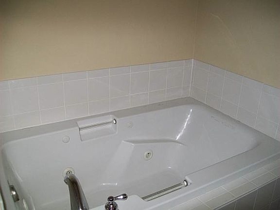 Master jetted tub
