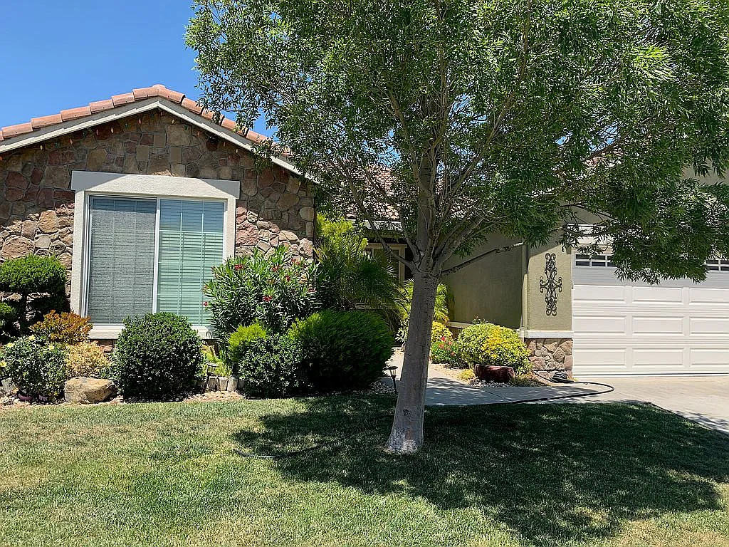 2487 Tampico Dr photo 1