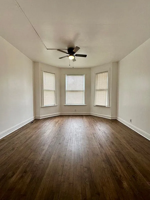 3 bed, 1.0 bath, 1104 sqft, $2,000 — Photo 1