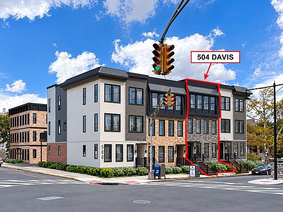 2nd image of 504 Davis Ave #904