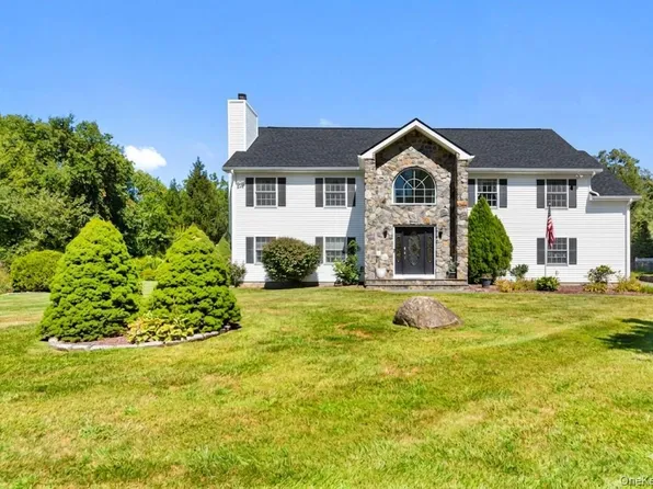 70 Oak Pond Lane, Mahopac, NY 10541