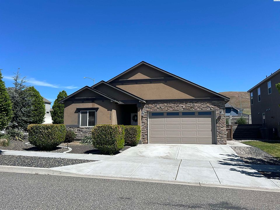1st image of 4384 Corvina St
