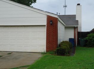 1113 Swan Lake Rd, Edmond, OK 73003