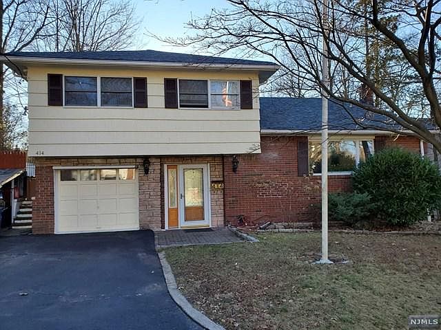 1st image of 414 Richmond Pl