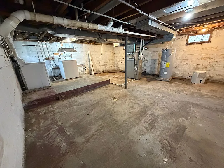 1626 Stoughton Ave — Photo 21