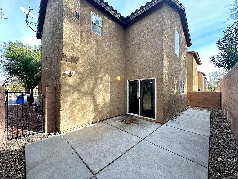 4859 Golden Shimmer Ave — Photo 17