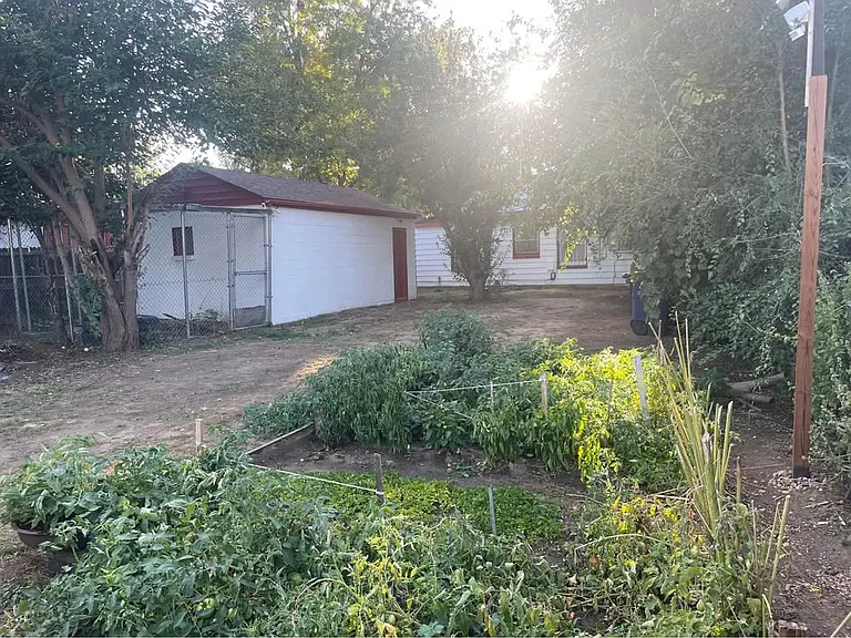 1550 N Willow St — Photo 19