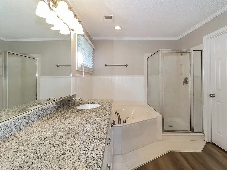 8642 Tropicana Dr N — Photo 12