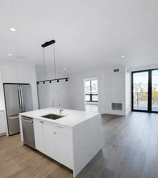 1121 Dorchester Ave #404 — Photo 1