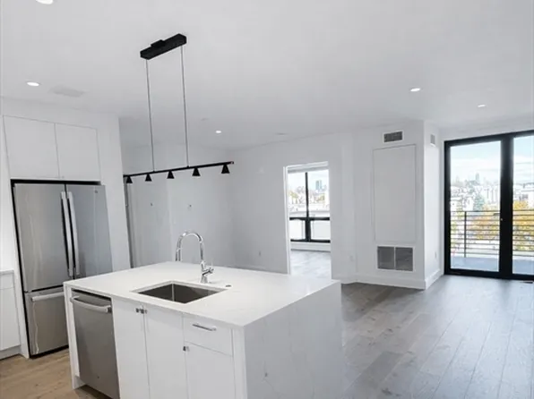 1121 Dorchester Ave #404, Dorchester, MA 02125