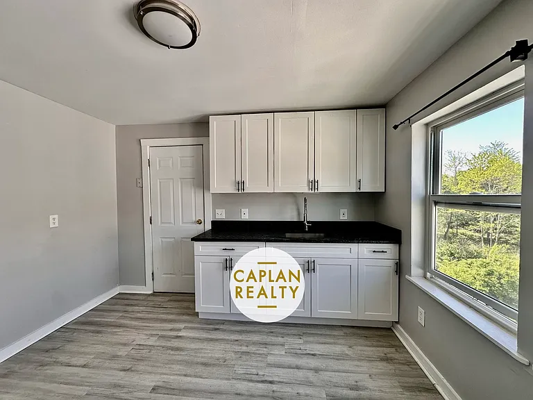 48 Blohm St #3 — Photo 4